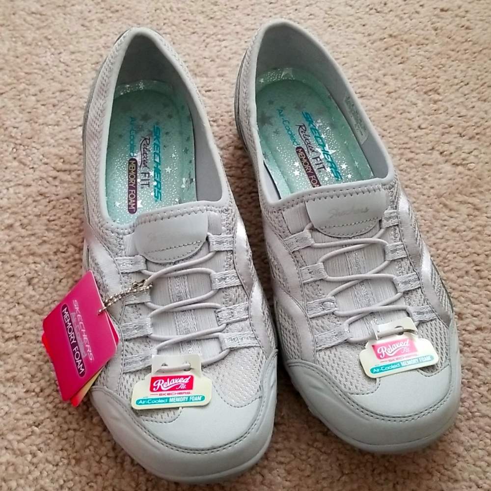 Sketchers Relaxed Fit Slip on Sneakers